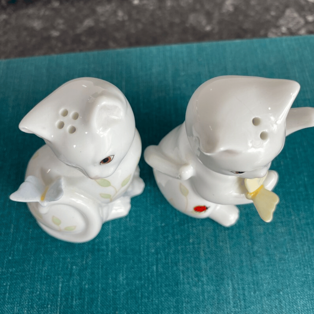 Cat Salt and Pepper Shakers!